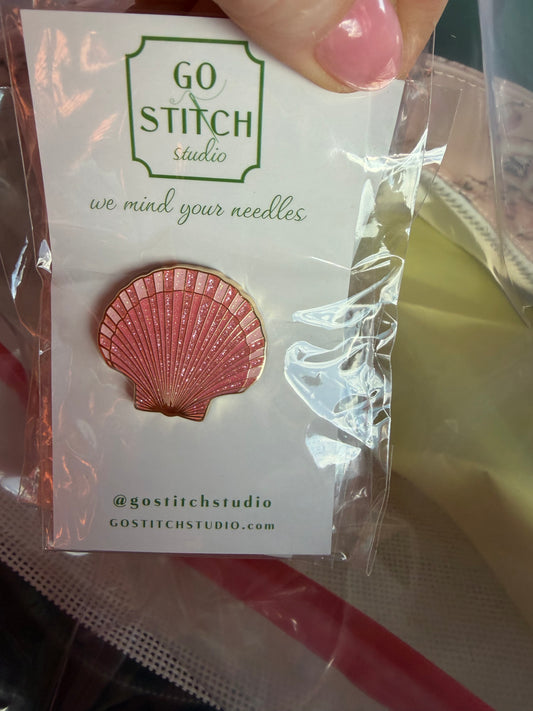 Pink Glitter Scallop Shell Needle Minder