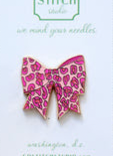 Pink Leopard Bow Needle Minder