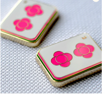 Two Dot Hot Pink Mahjong Tile  Needle Minder