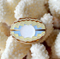 Scallop Pearl Needle Minder